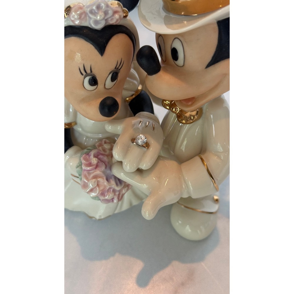 Lenox Disney Minnie's Dream Wedding Mickey & Minnie Mouse Cake Topper Figurine - Picture 3 of 10